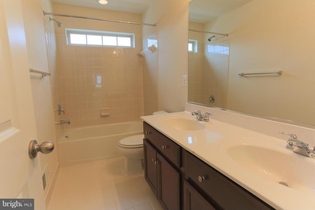 9419 Cross Road Perry Hall, MD 21128 - Photo 16 of 30 Bath