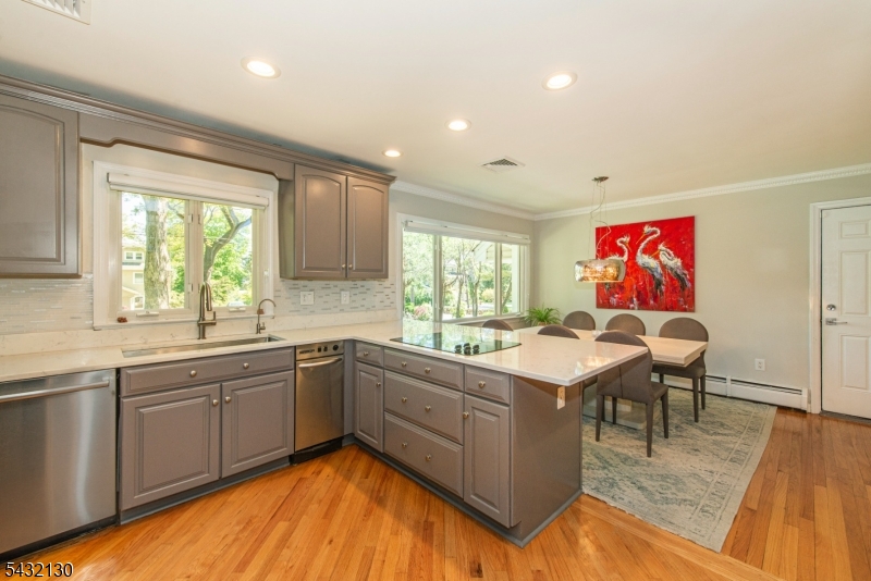 77 Hanover Road Mountain Lakes, NJ 07046 - Photo 13 of 36