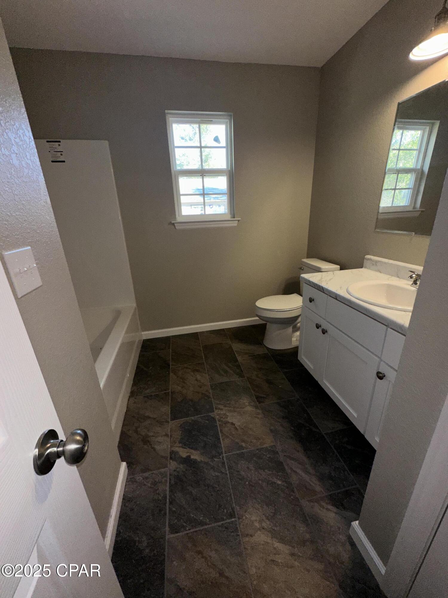6630 Grande Oak Loop Grand Ridge, FL 32442 - Photo 10 of 20