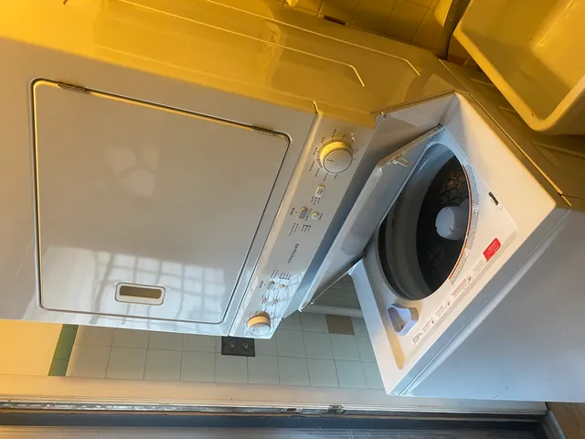 $2,300 | 156 Park Place, Grayslake, IL 60030