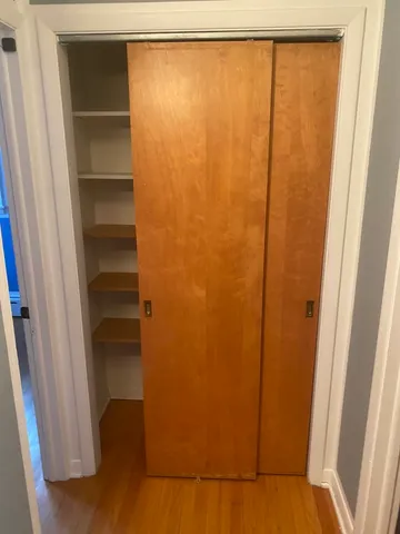 $2,300 | 156 Park Place, Grayslake, IL 60030