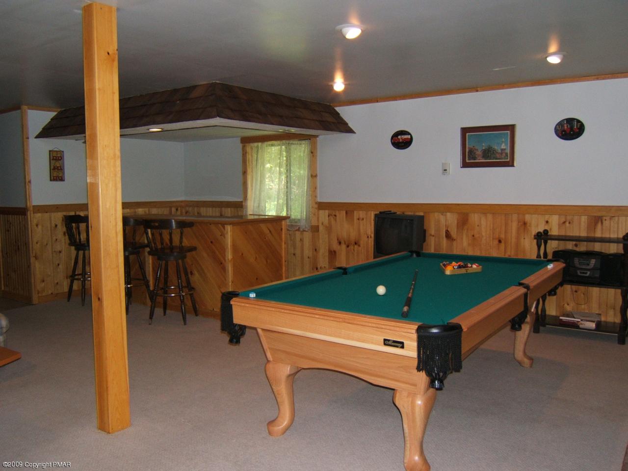 39 King Arthur Road Pocono Lake, PA 18347 - Photo 4 of 6 Family Room