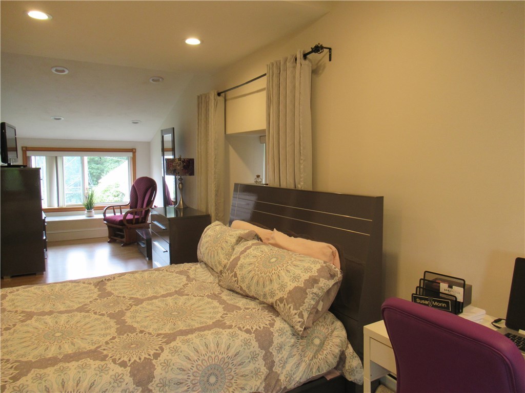 25 Stillwater Road Smithfield, RI 02917 - Photo 10 of 13 Gallery Image 10