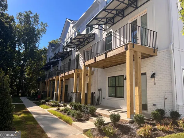 $3,200 | 2011 Oak Lane Northeast, Atlanta, GA 30329