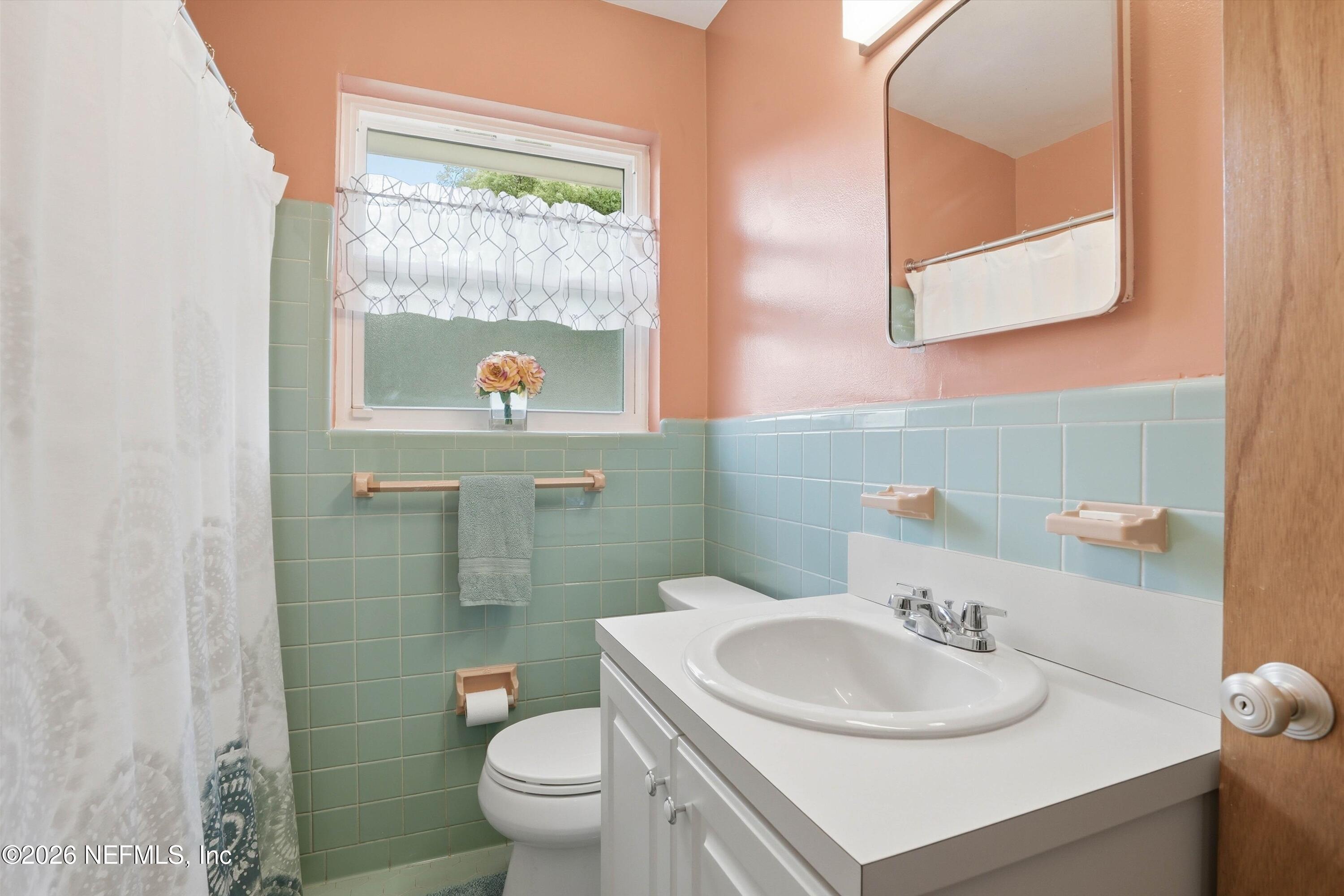1426 Glengarry Road Jacksonville, FL 32207 - Photo 21 of 27 Bathroom 2