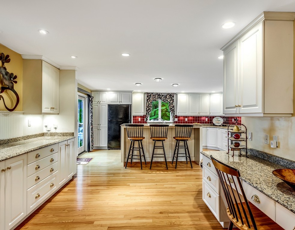 2 Independence Road Bedford, MA 01730 - Photo 4 of 22 Gallery Image 4