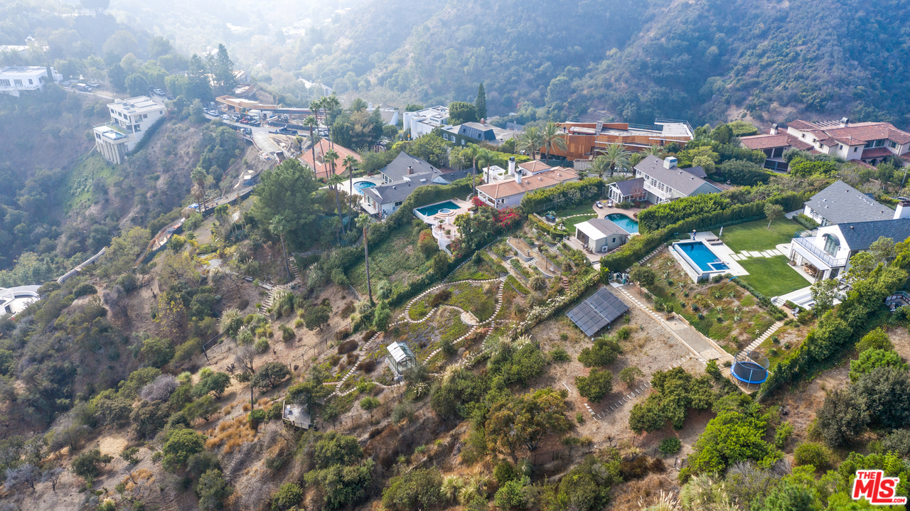 1110 Stradella Road Los Angeles, CA 90077 - Photo 27 of 28