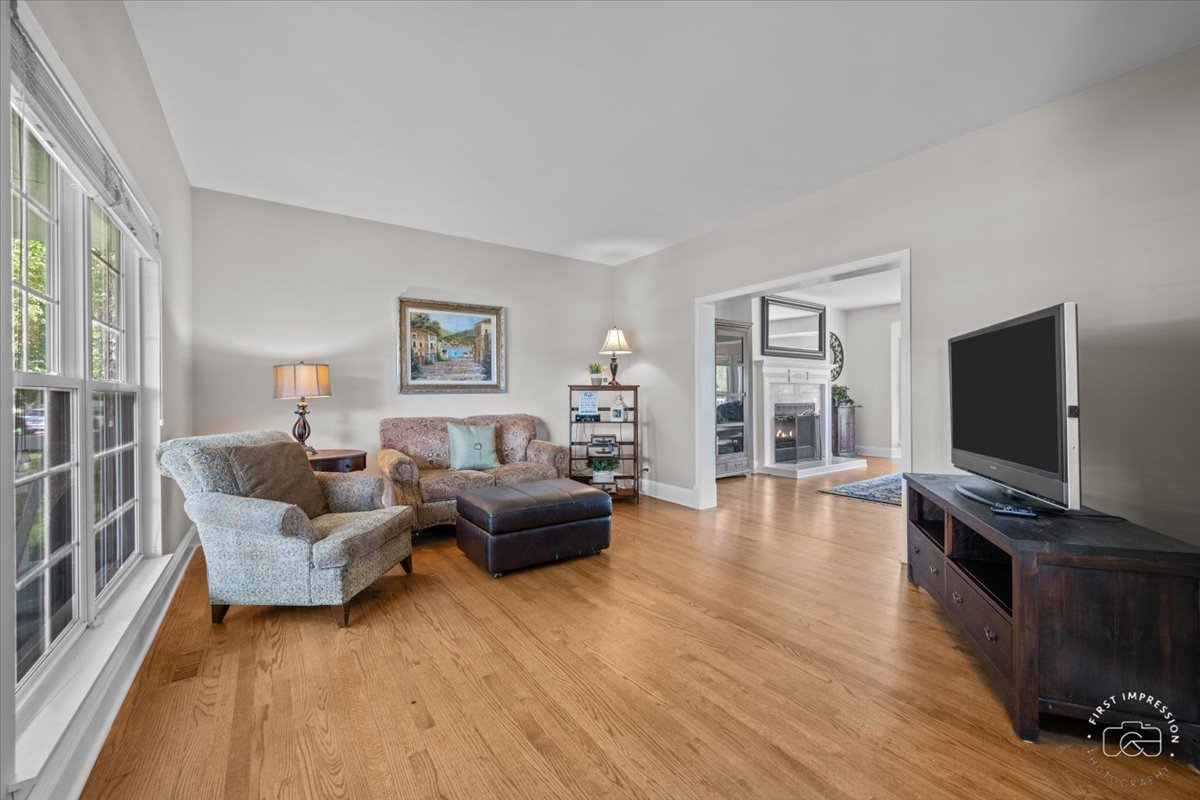 1113 Ward Road Batavia, IL 60510 - Photo 5 of 33 Gallery Image 5