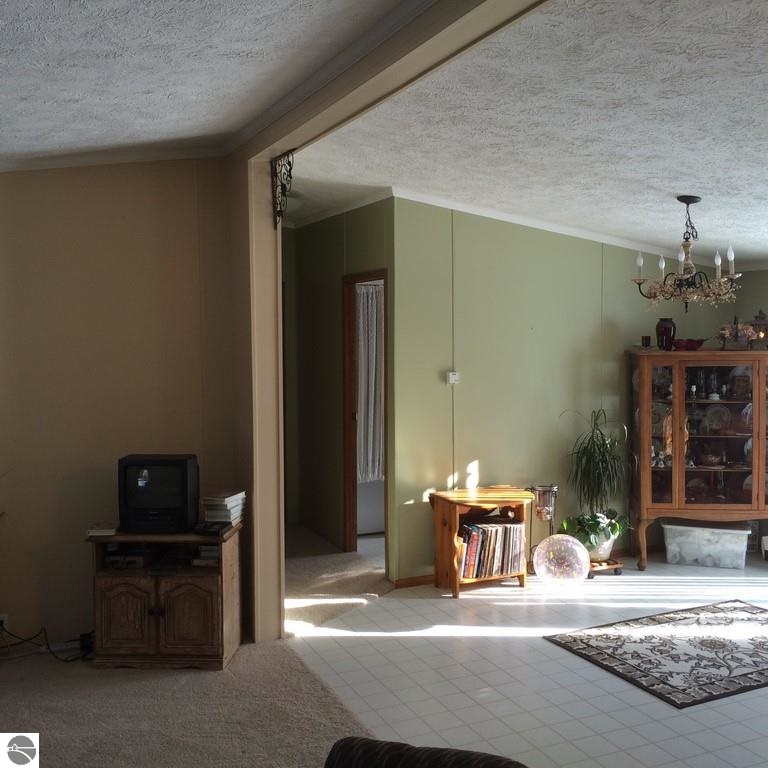 5727 West School Road Mount Pleasant, MI 48858 - Photo 13 of 24 1794450-12.JPG