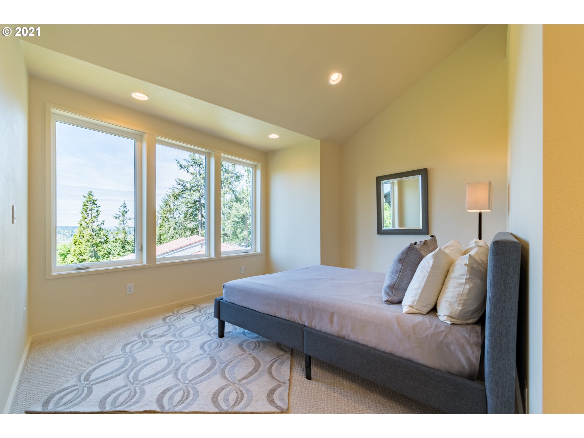 2430 Spring Boulevard Eugene, OR 97403 - Photo 17 of 30 Gallery Image 17