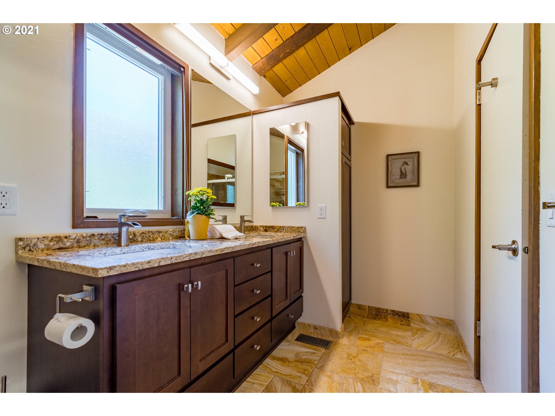 2430 Spring Boulevard Eugene, OR 97403 - Photo 26 of 30 Gallery Image 26