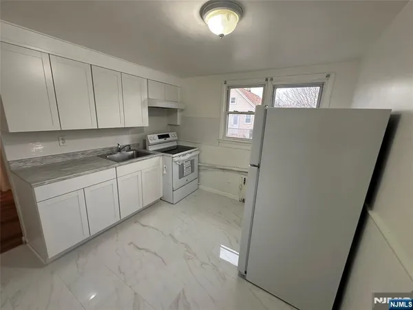 $2,950 | 10 Anderson Avenue, Moonachie, NJ 07074