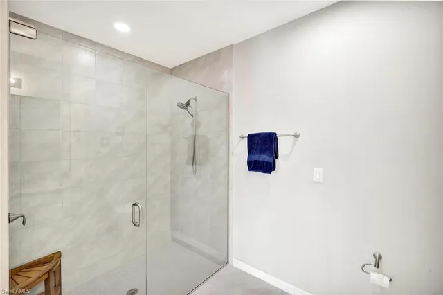 $469,900 | 14863 Edgewater Circle, Naples, FL 34114