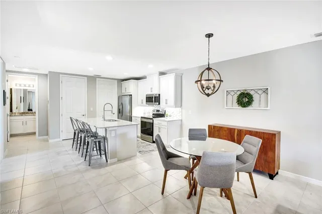 $469,900 | 14863 Edgewater Circle, Naples, FL 34114