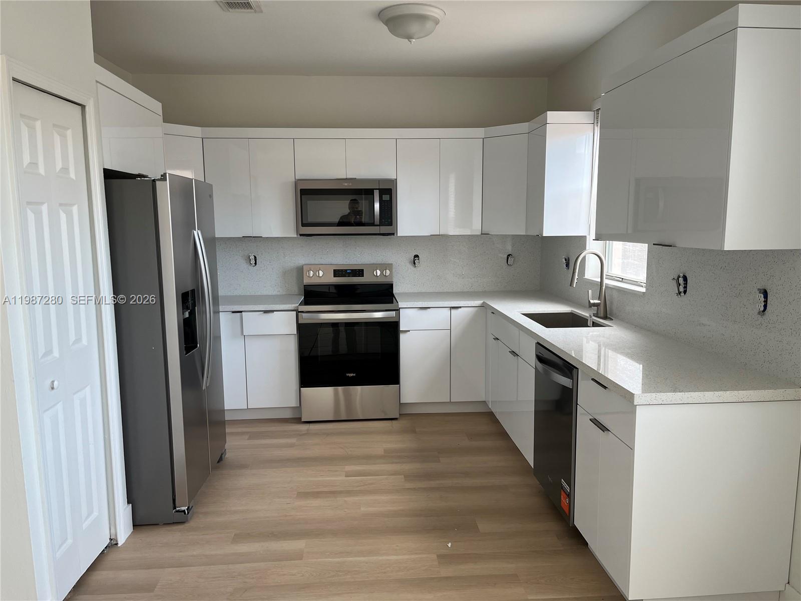 27501 Southwest 138th Avenue Homestead, FL 33032 - Photo 2 of 13