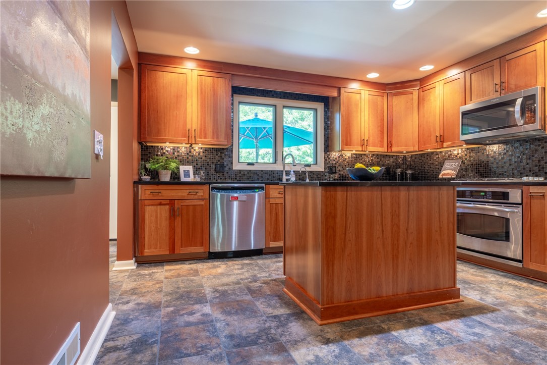 170 Edgemoor Road Brighton, NY 14618 - Photo 24 of 50