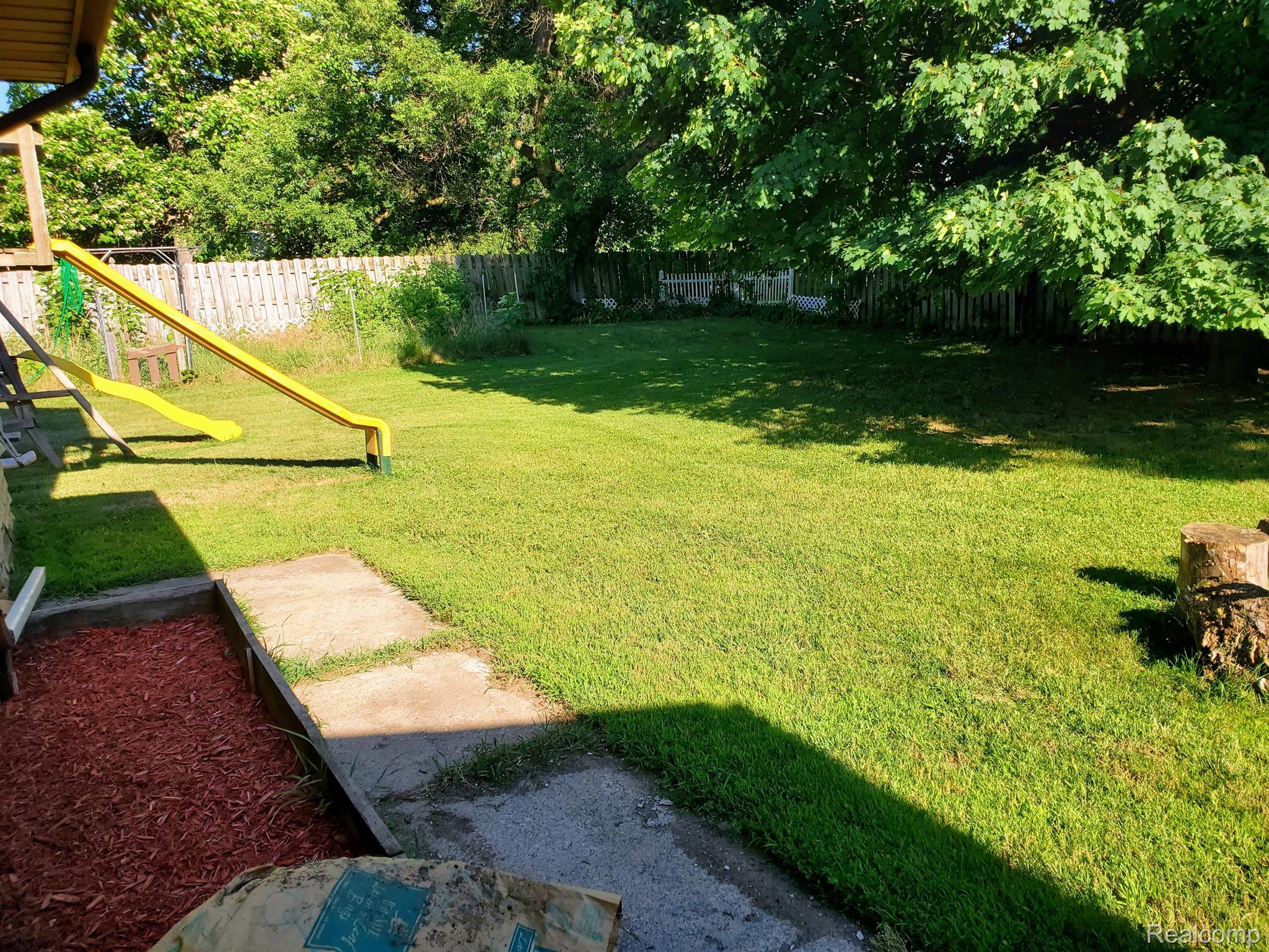 7385 Coldwater Road Flushing, MI 48433 - Photo 6 of 26 Backyard