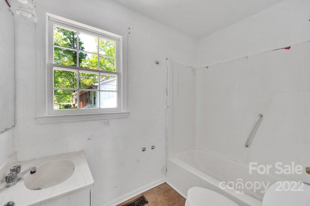 7140 Idlewild Road Charlotte, NC 28212 - Photo 20 of 22 Gallery Image 20