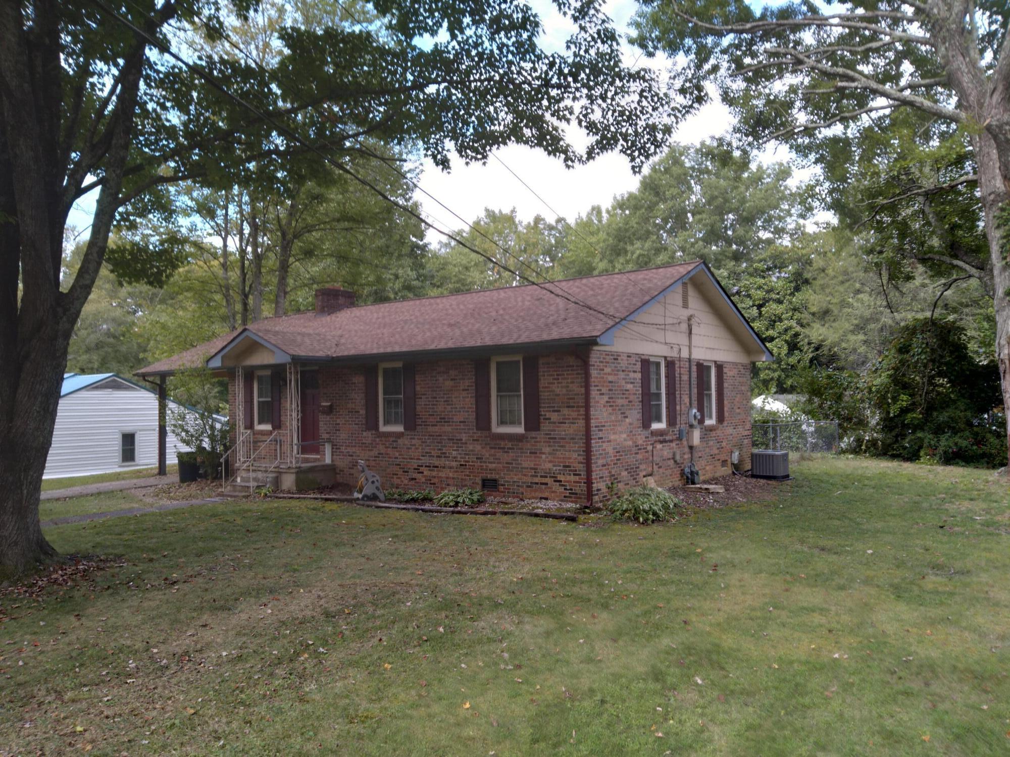 805 Chestnut Avenue Erwin, TN 37650 - Photo 3 of 24 20210916_111937