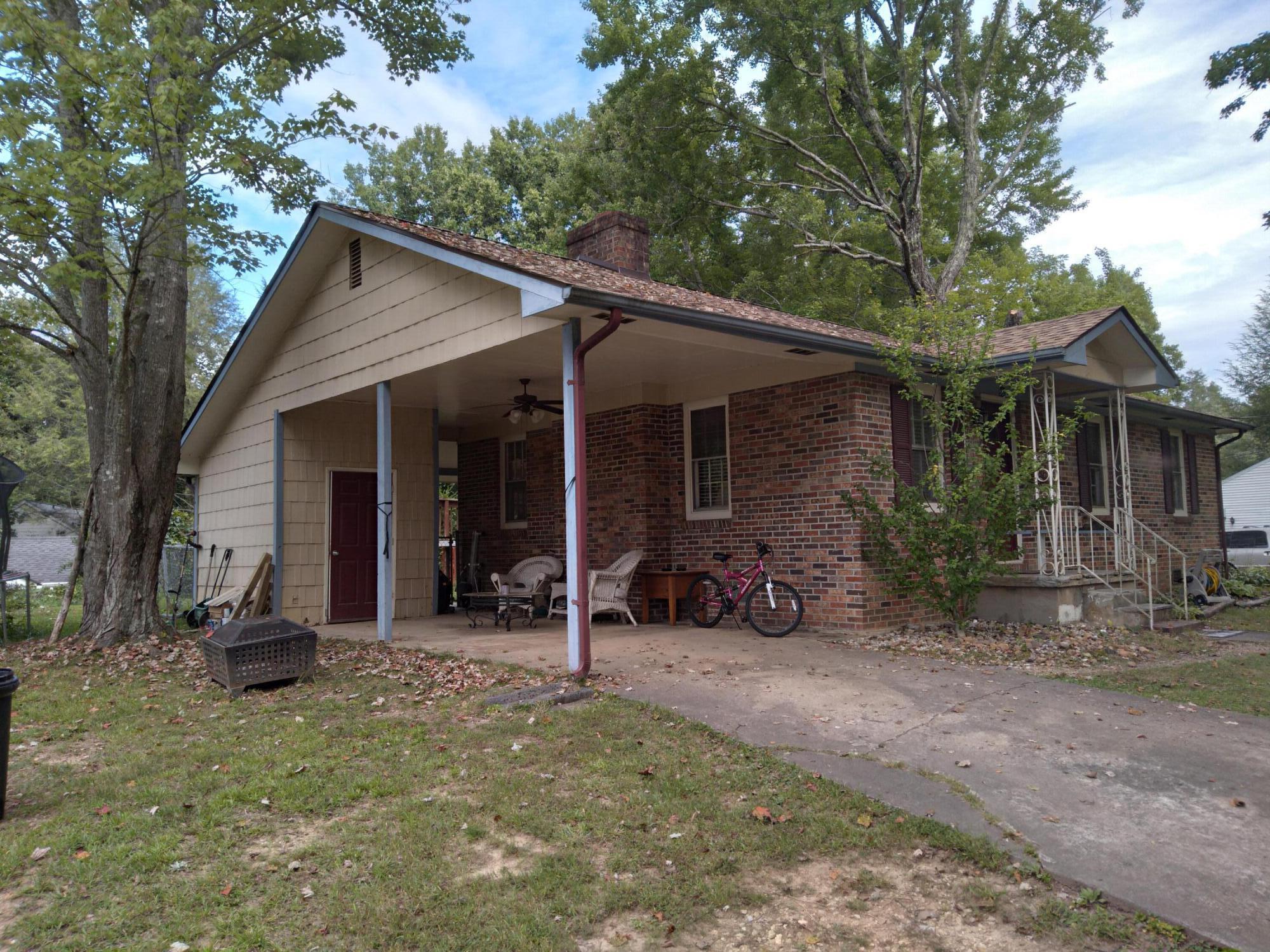 805 Chestnut Avenue Erwin, TN 37650 - Photo 4 of 24 20210916_113239