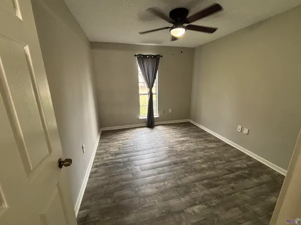 $1,700 | 326 Stoney Creek Avenue, Baton Rouge, LA 70808
