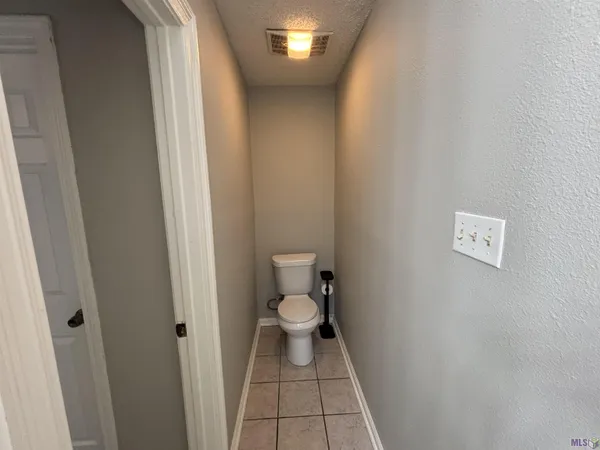 $1,700 | 326 Stoney Creek Avenue, Baton Rouge, LA 70808