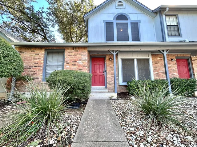 $1,575 | 1411 Gracy Farms Lane, Unit 17, Austin, TX 78758
