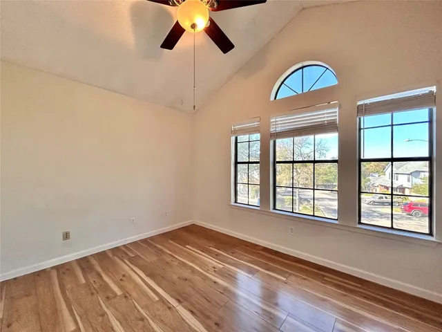 $1,575 | 1411 Gracy Farms Lane, Unit 17, Austin, TX 78758