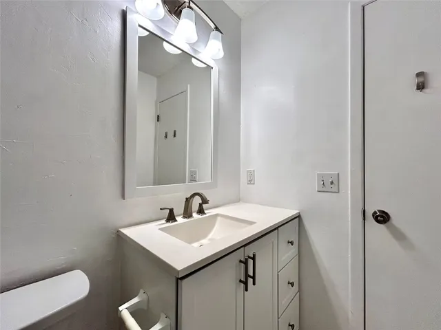 $1,575 | 1411 Gracy Farms Lane, Unit 17, Austin, TX 78758