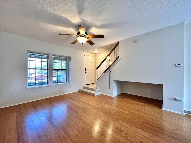 $1,575 | 1411 Gracy Farms Lane, Unit 17, Austin, TX 78758