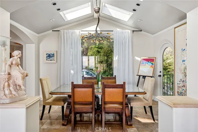 $32,000 | 325 Camden Place, Laguna Beach, CA 92651