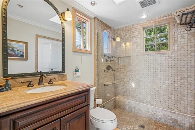 $32,000 | 325 Camden Place, Laguna Beach, CA 92651