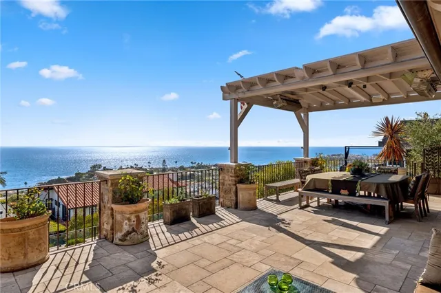 $32,000 | 325 Camden Place, Laguna Beach, CA 92651