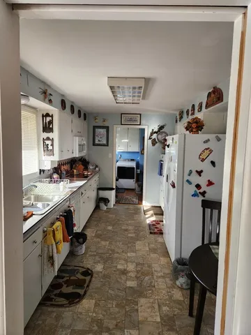 $230,000 | 1801 Avenue East, Sterling, IL 61081