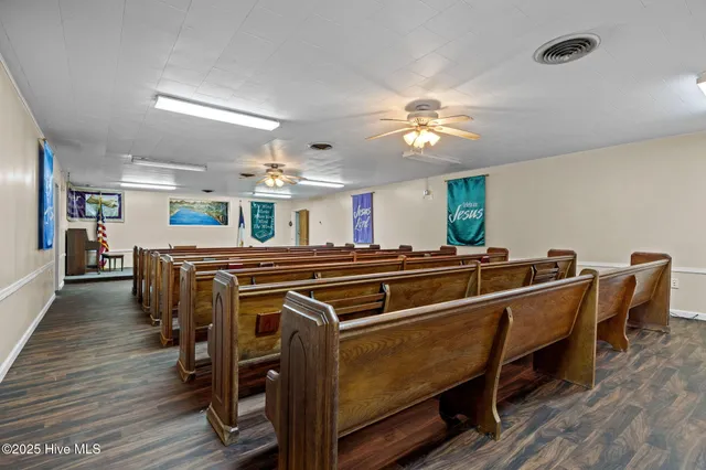 $450,000 | 275 West Us 70 Highway West, Havelock, NC 28532