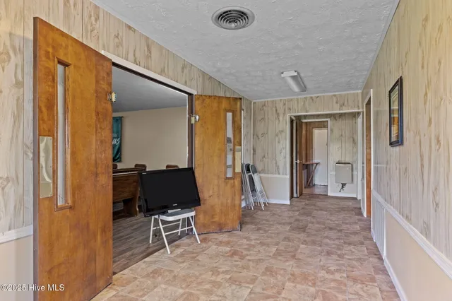 $450,000 | 275 West Us 70 Highway West, Havelock, NC 28532