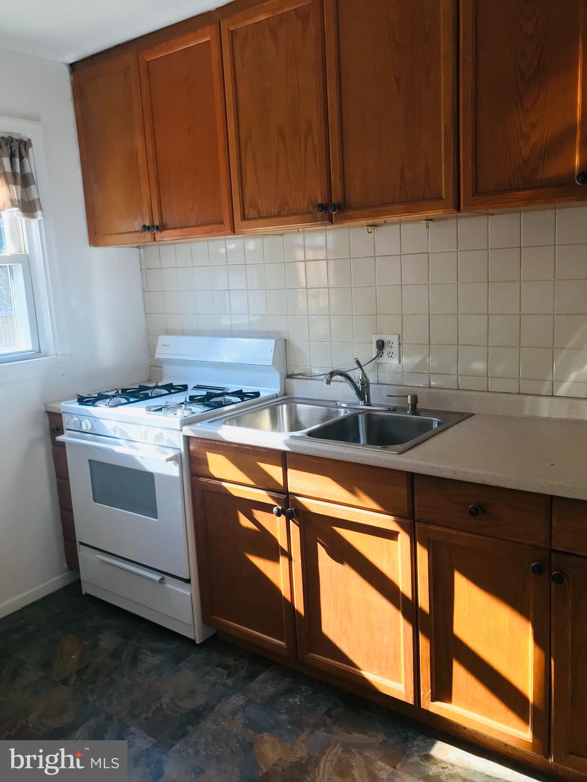 4436 Scotia Road Baltimore, MD 21227 - Photo 7 of 16