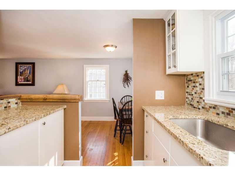25 Woodcrest Road Cape Elizabeth, ME 04107 - Photo 5 of 32 Kitchen.