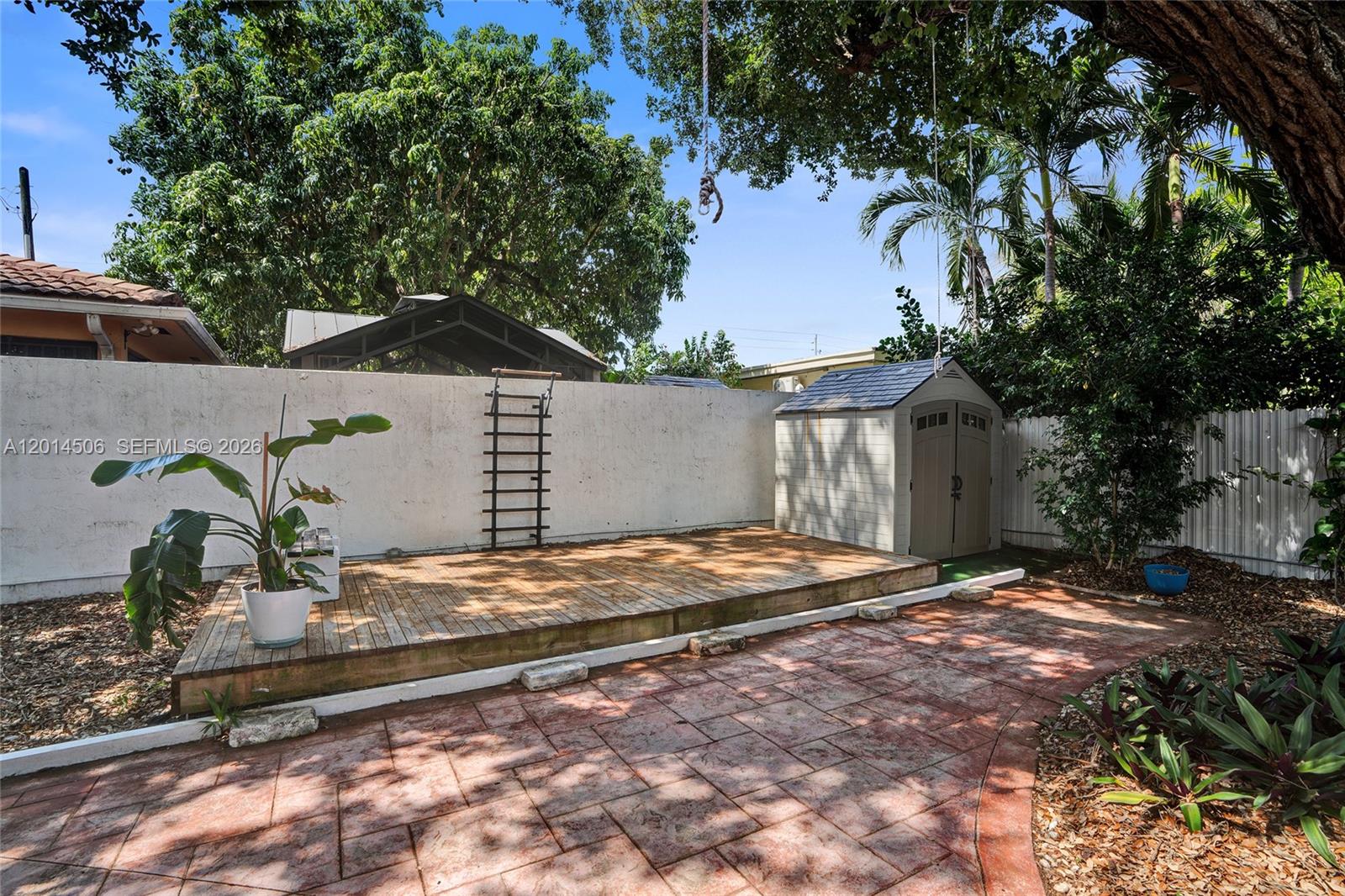 2420 Southwest 16th Street Miami, FL 33145 - Photo 30 of 35 a backyard of a house