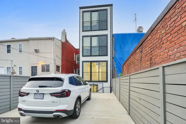 $749,900 | 1111 K Street Northeast, Unit 2, Washington, DC 20002