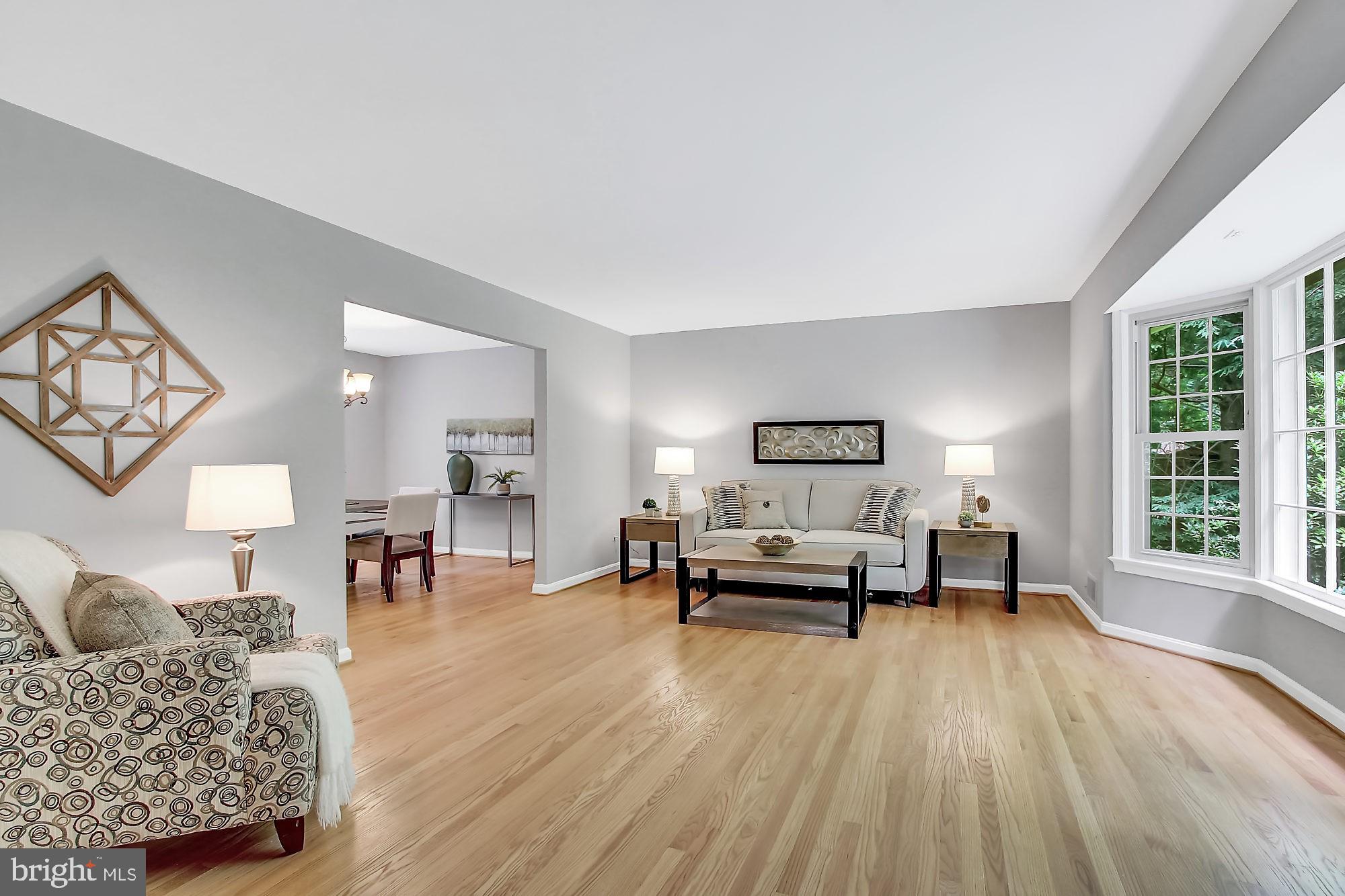 17929 Pond Road Ashton, MD 20861 - Photo 20 of 30 Living Room - Pic 1
