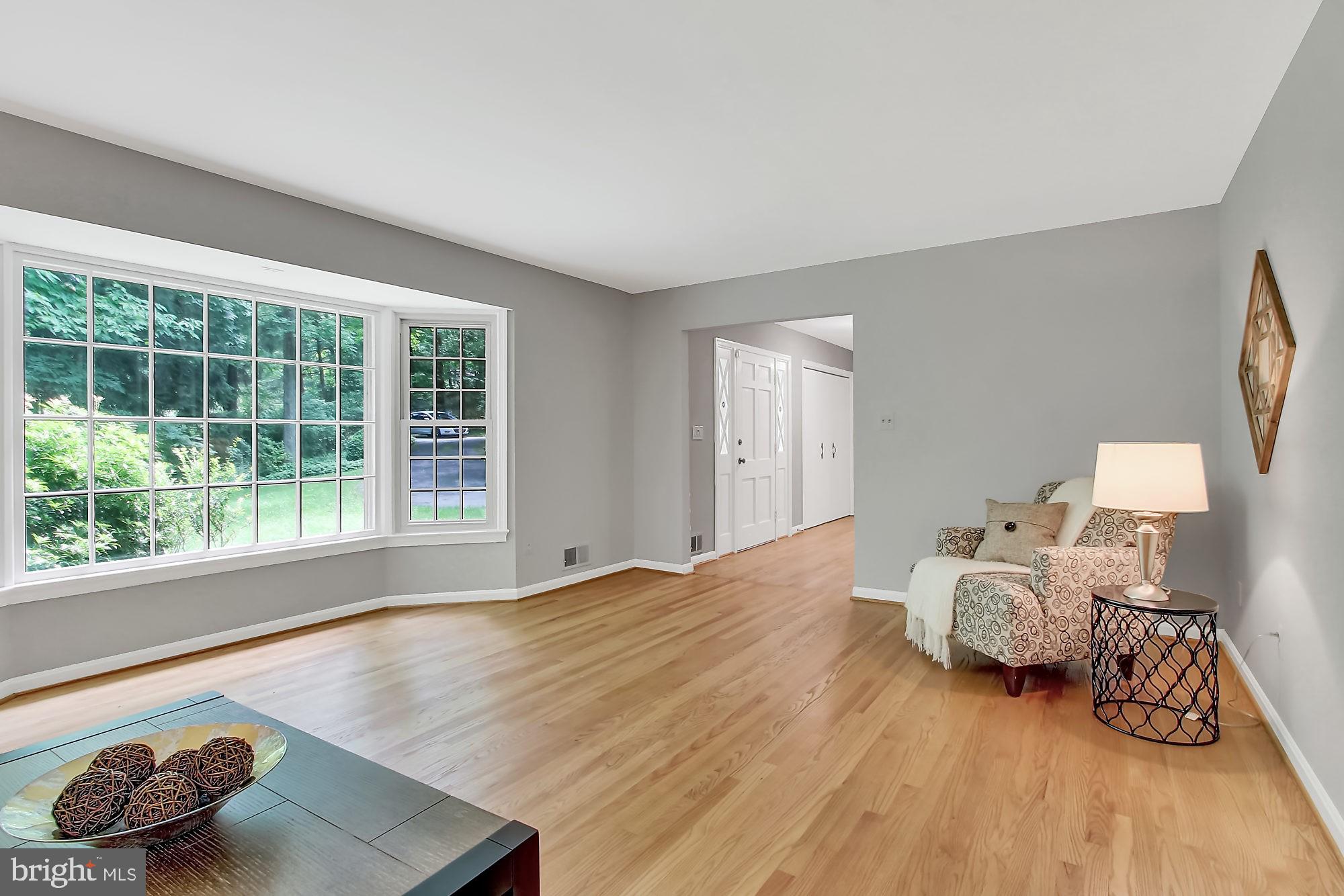 17929 Pond Road Ashton, MD 20861 - Photo 22 of 30 Living Room - Pic 3