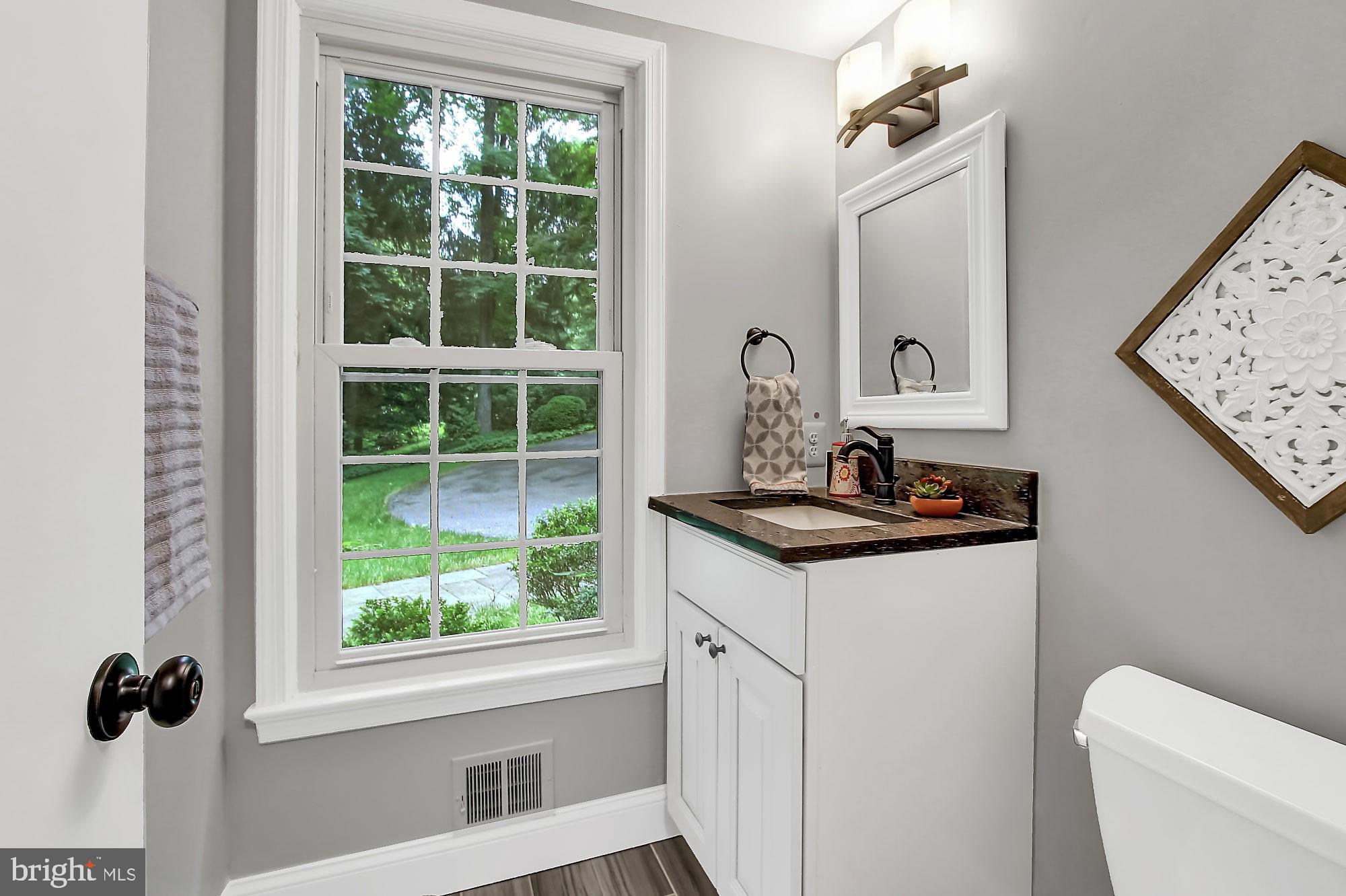 17929 Pond Road Ashton, MD 20861 - Photo 28 of 30 Powder Room