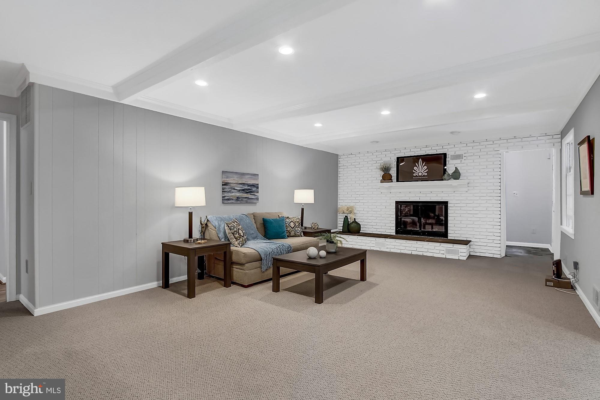 17929 Pond Road Ashton, MD 20861 - Photo 5 of 30 Family Room - Pic 1