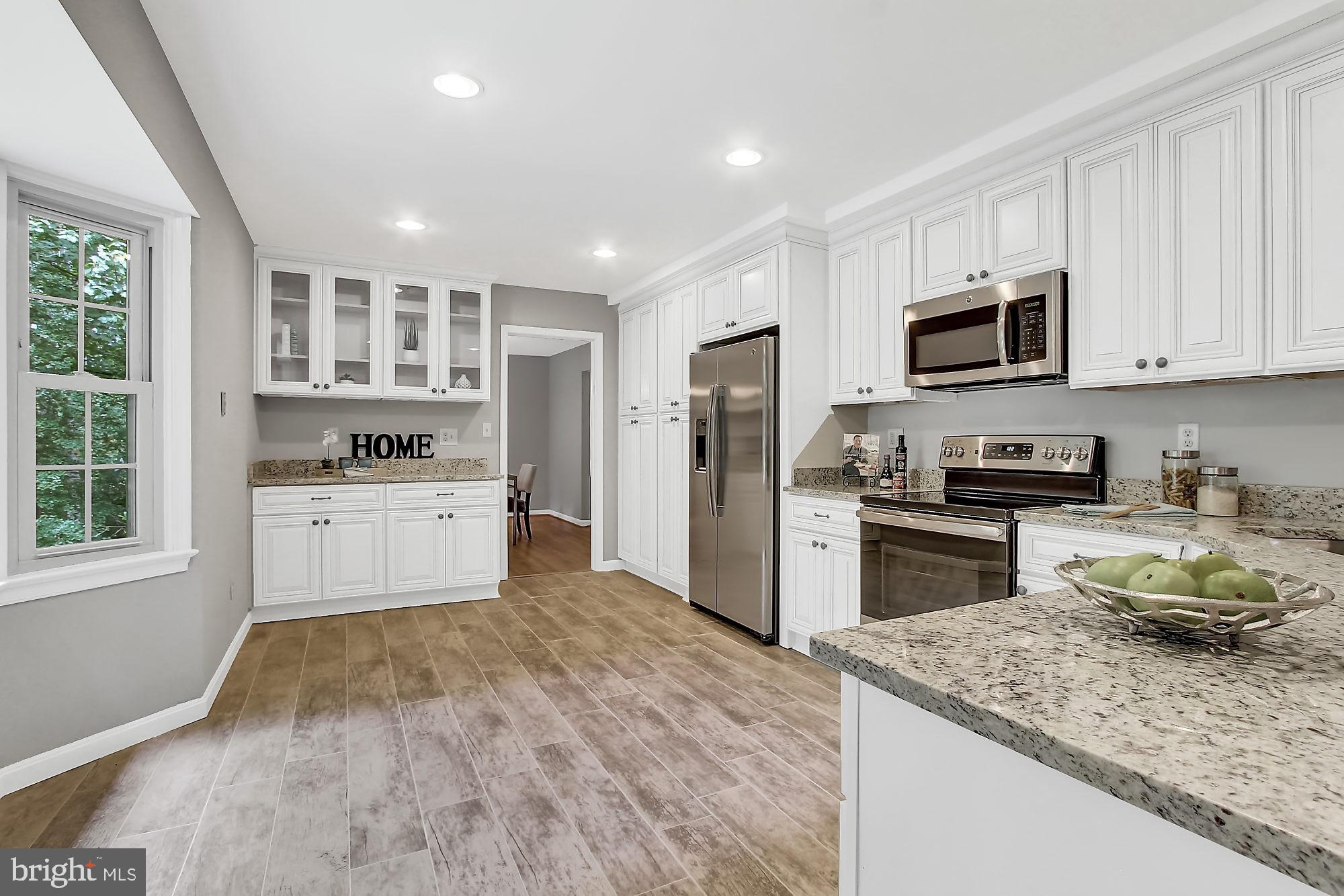 17929 Pond Road Ashton, MD 20861 - Photo 8 of 30 Kitchen - Pic 1