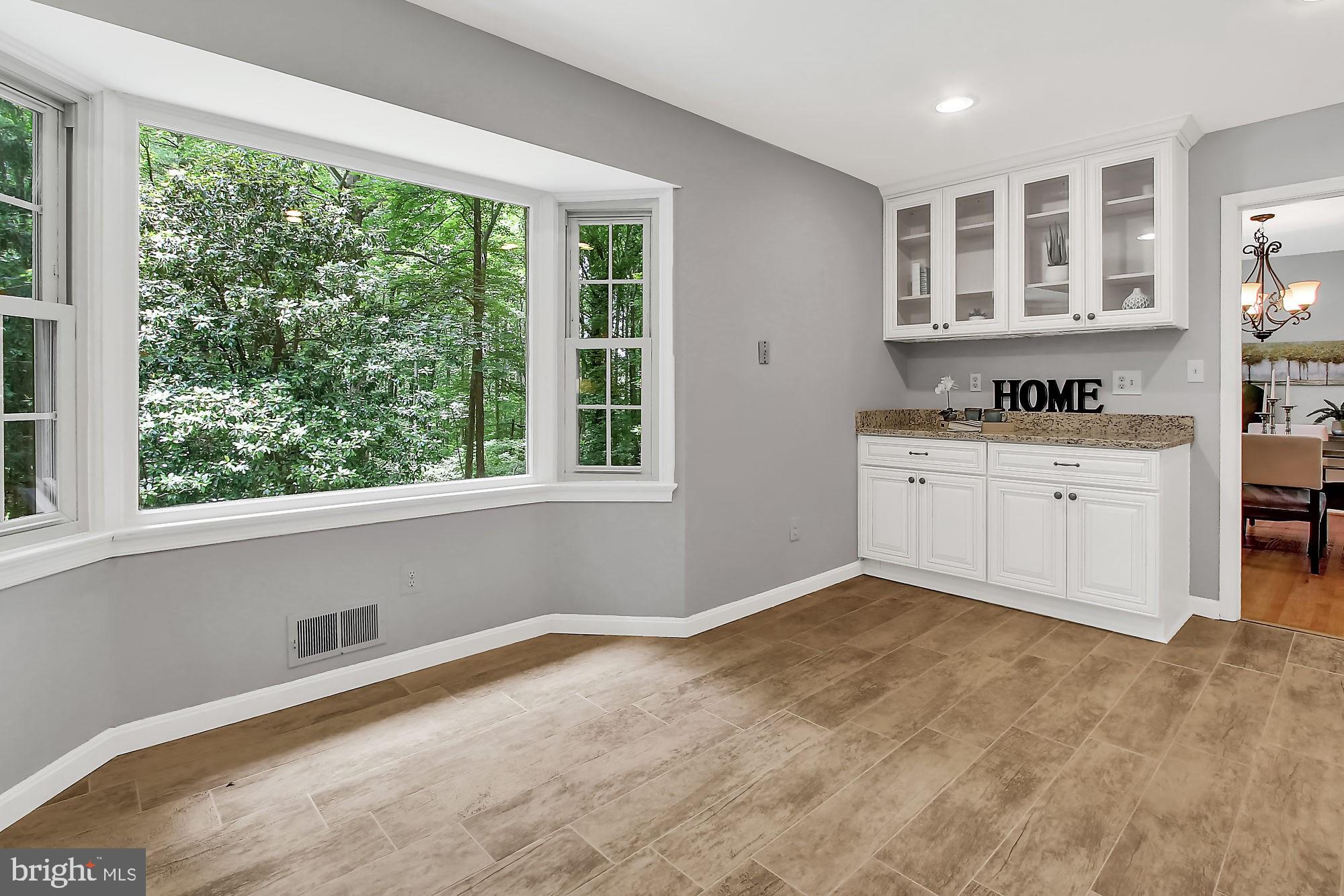 17929 Pond Road Ashton, MD 20861 - Photo 9 of 30 Kitchen - Pic 2