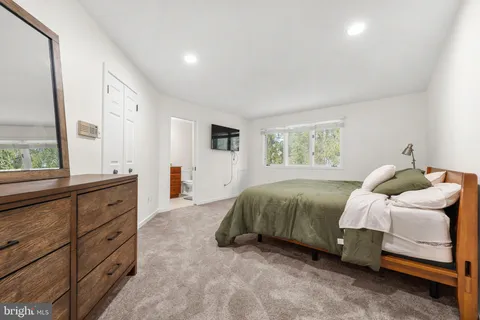 $715,000 | 138 Montrose Avenue, Unit 8, Bryn Mawr, PA 19010