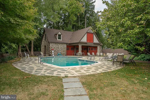 $715,000 | 138 Montrose Avenue, Unit 8, Bryn Mawr, PA 19010