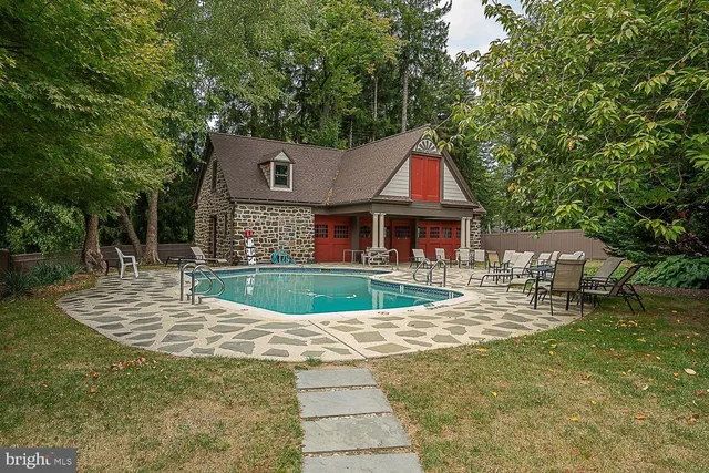 $715,000 | 138 Montrose Avenue, Unit 8, Bryn Mawr, PA 19010