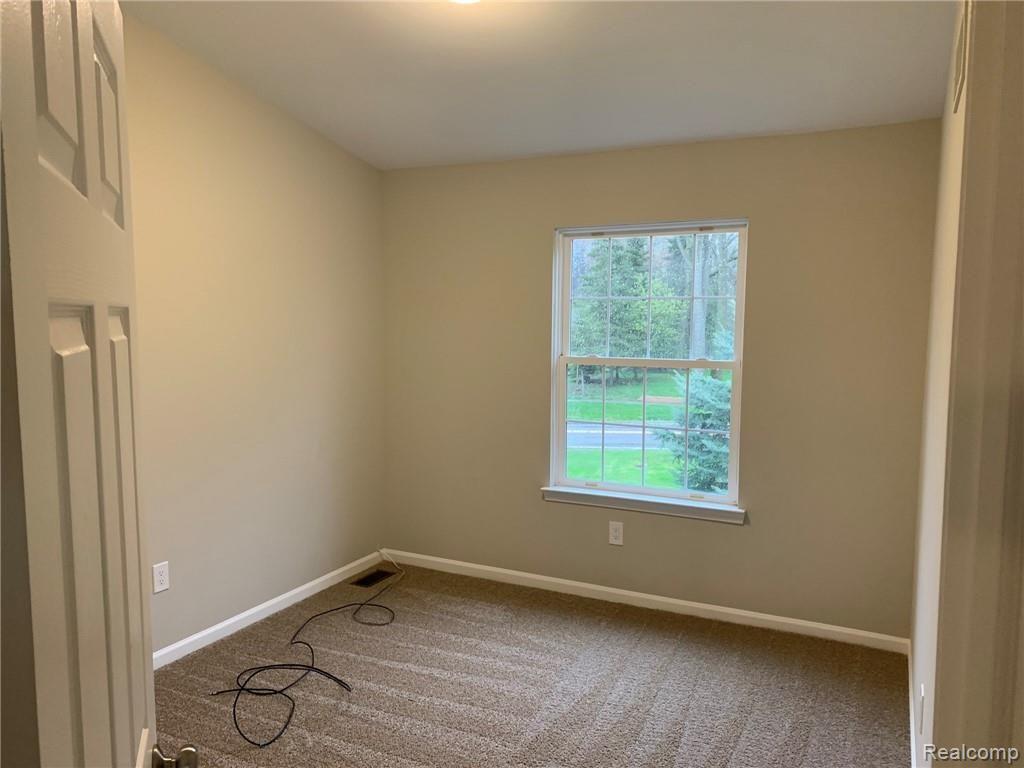 24447 Berg Road Southfield, MI 48033 - Photo 10 of 20 10.JPEG